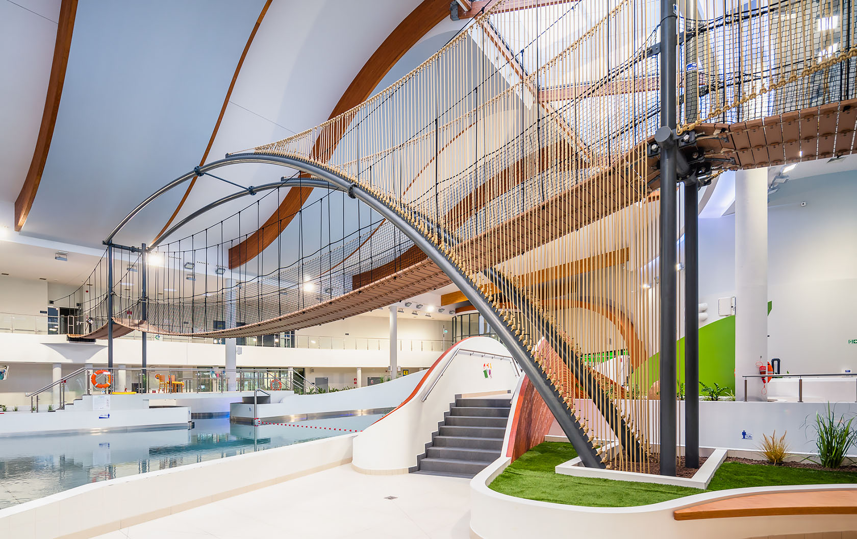 Park linowy w aquaparku